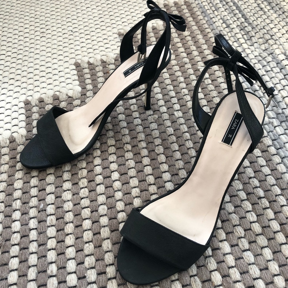 ZARA black sandals size 39